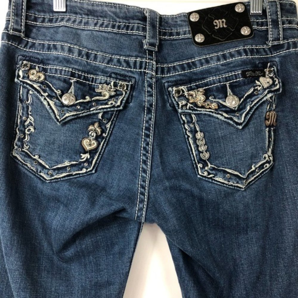 Miss me studded embroidered heart capris. Size 27